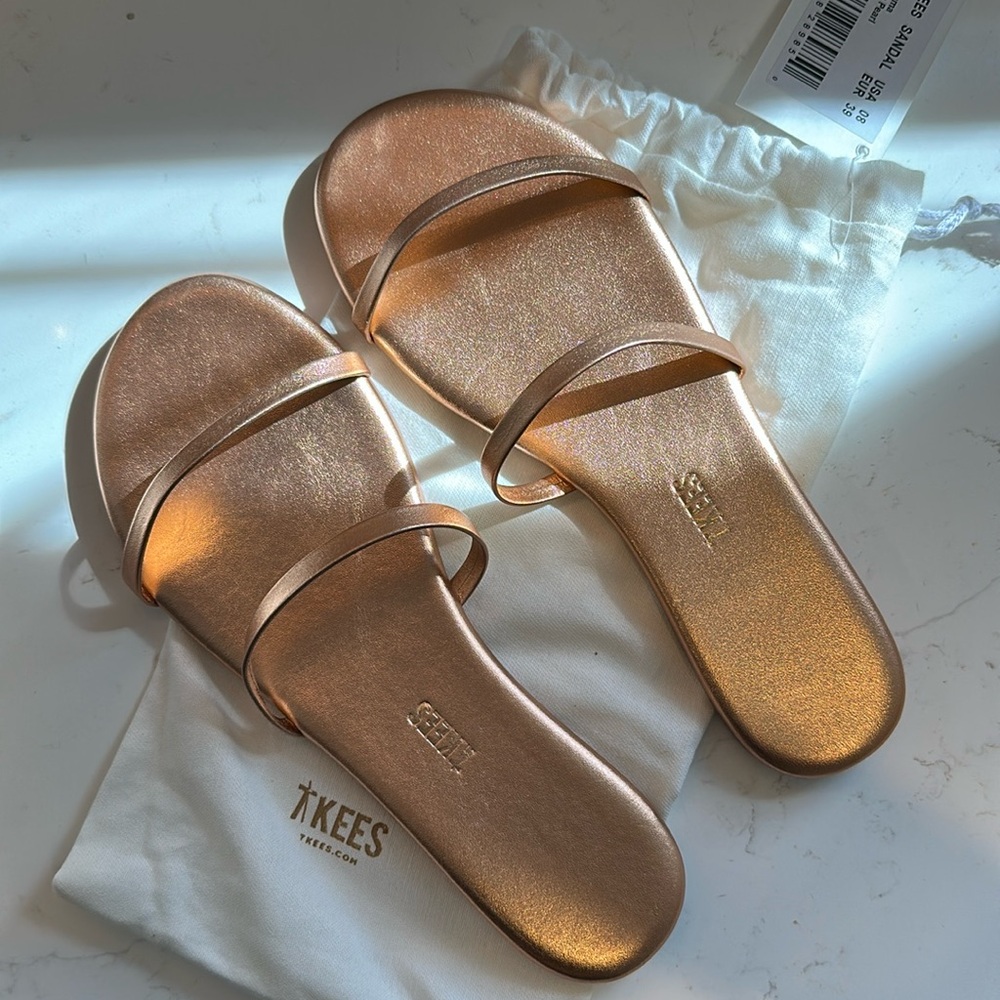 NEVER WORN Tkees Sandals - Gemma Beach Pearl